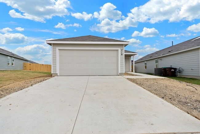 Building Photo - 719 Grey Dove Trl