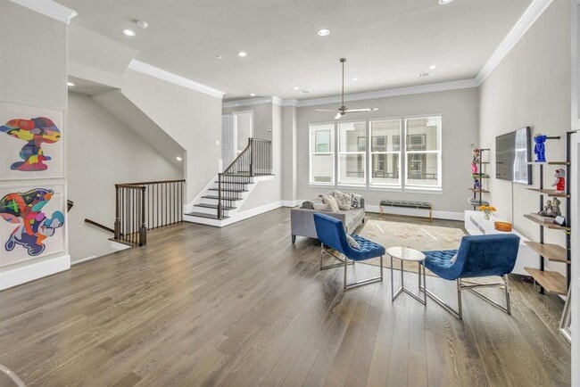 Building Photo - 9610 Riddlewood Ln