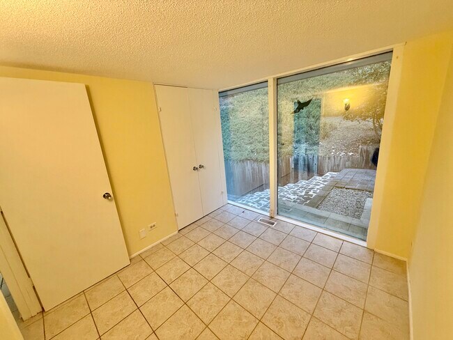 Foto del edificio - 380 N Bethesda Rd