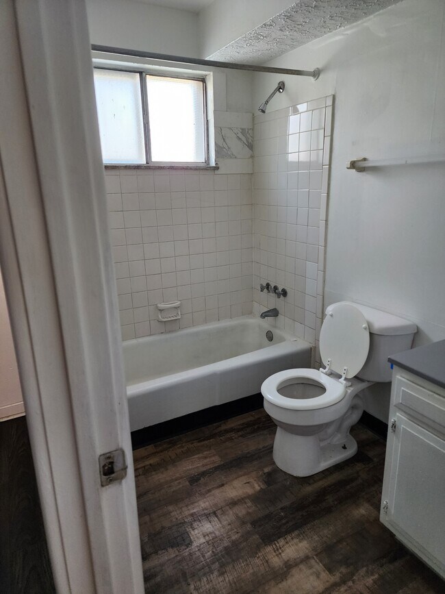 1820 Appleton Ln Unit Appleton Manor Apartments, Shively, KY 40216