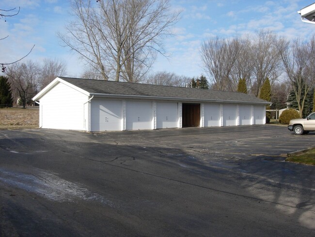 Building Photo - 1934 Sylvan Way