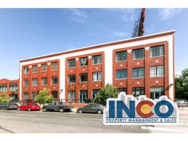 Building Photo - Amazing Location! Bright 1 bedroom loft Do...