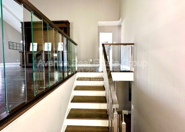 Building Photo - 429 Staines Ct