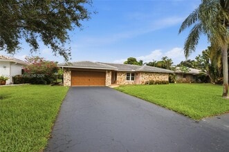 Building Photo - 821 Ramblewood Dr
