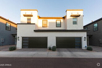 Building Photo - 3033 N 37th Wy