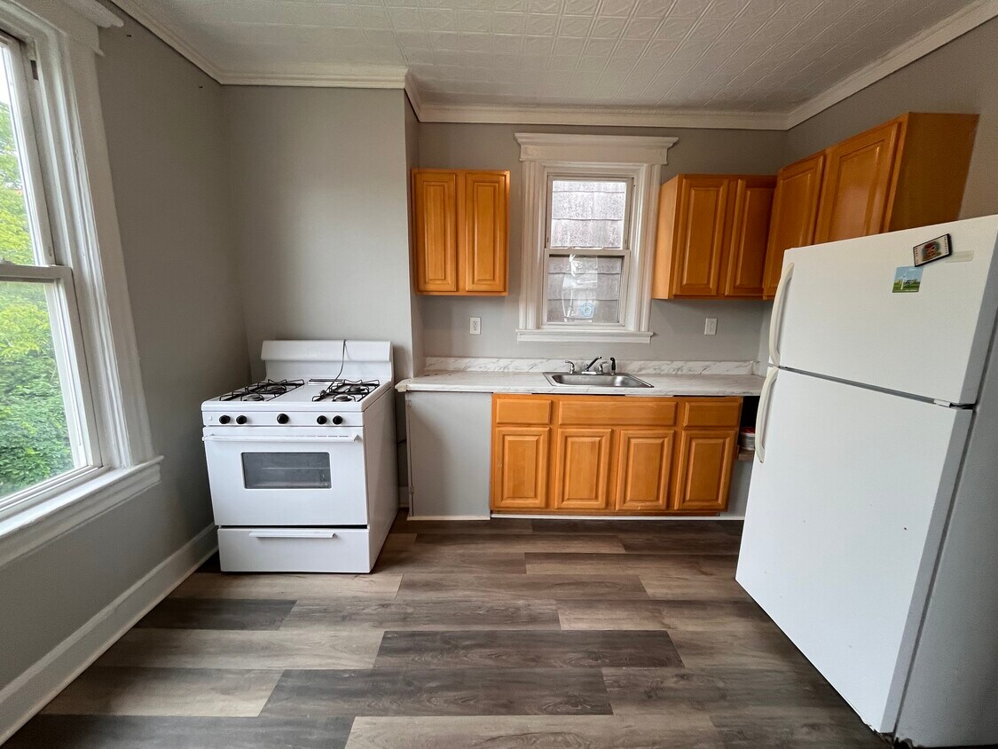 Foto principal - 93 Bayview Ave