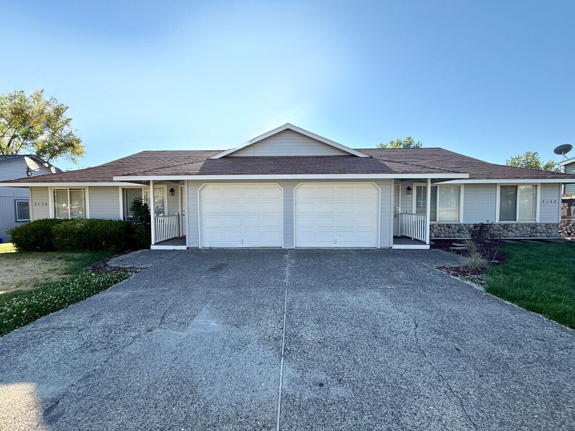 Foto principal - CHECK OUT THIS NEWLY REMODELED! 2 BEDROOM ...