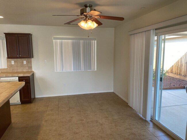 Foto del edificio - 467 DESCANSO BAY CT. - 3 BEDROOM 2 BATH - ...