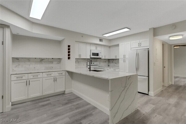 Foto del edificio - 1220 Wildwood Lakes Blvd