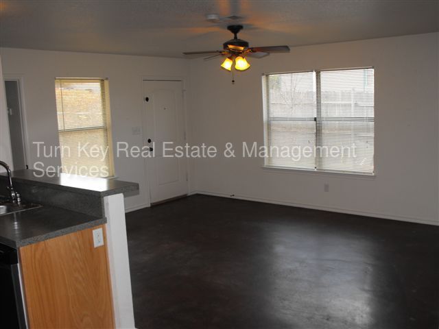 Building Photo - 8106 Doreen Ave