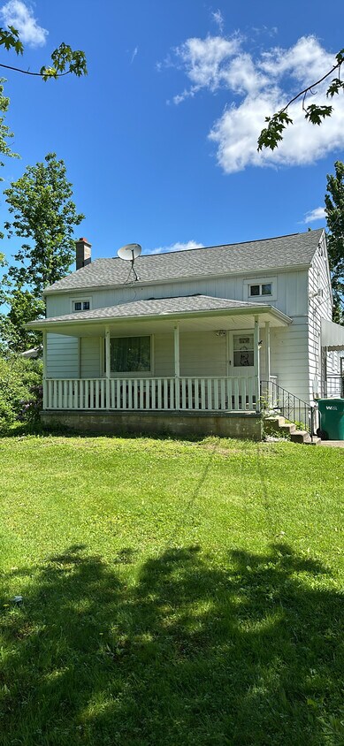 Front of House - 4056 Park Ave