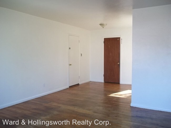 Building Photo - 304 Barcelona Ln