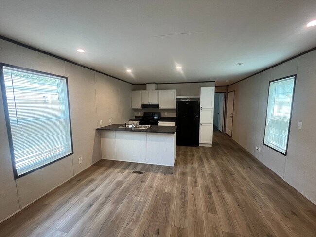 Foto del edificio - 1085 Spring Bay Rd