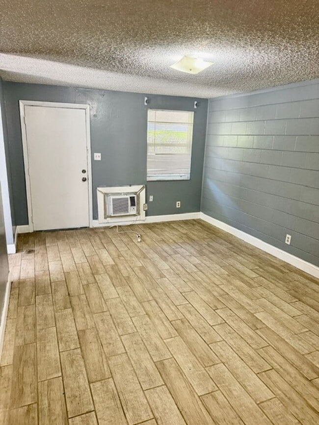 Foto del edificio - 8105 N Klondyke St