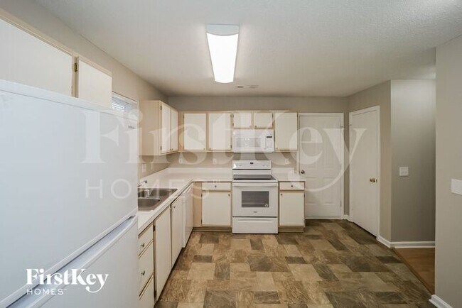 Building Photo - 821 Blazingwood Dr