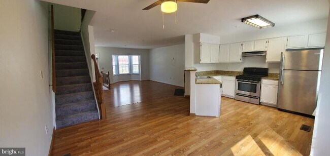 Building Photo - 2328 Woodbark Ln