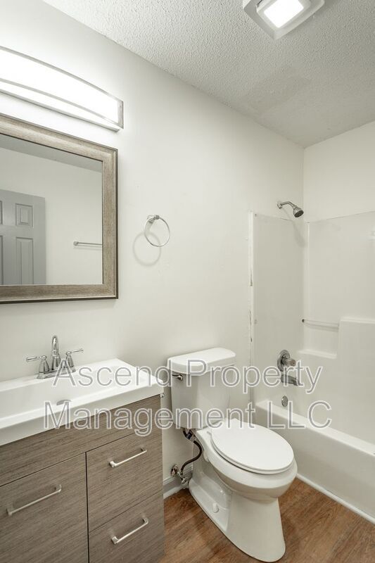 Foto del edificio - 2646 Glass St