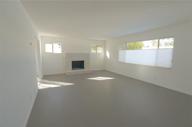 Building Photo - 975 E Camino Parocela