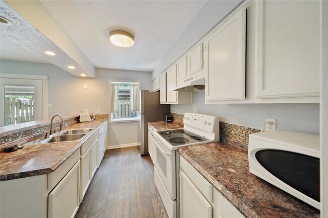 Foto del edificio - 1500 Sandy Springs Rd