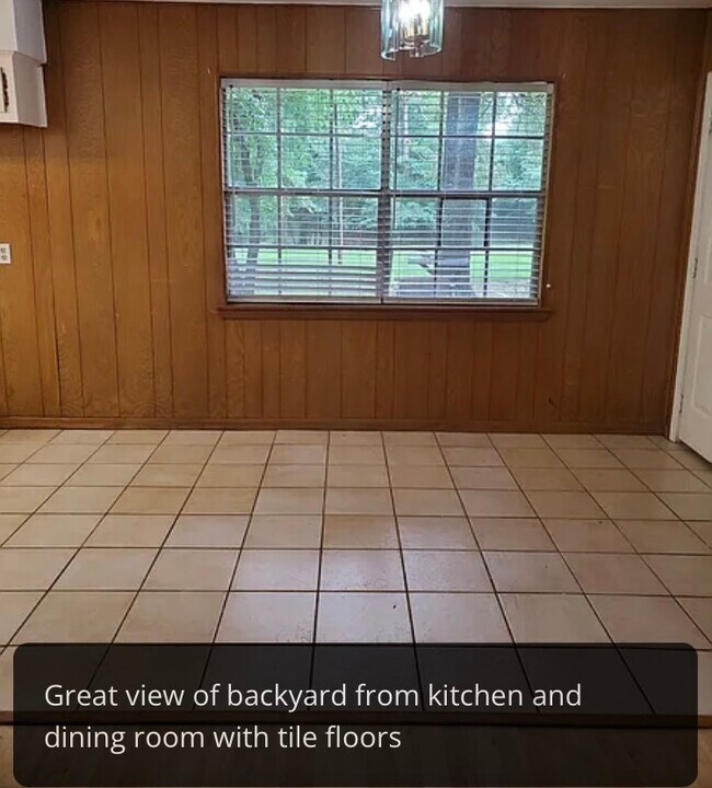 Building Photo - 13018 Forest Ln