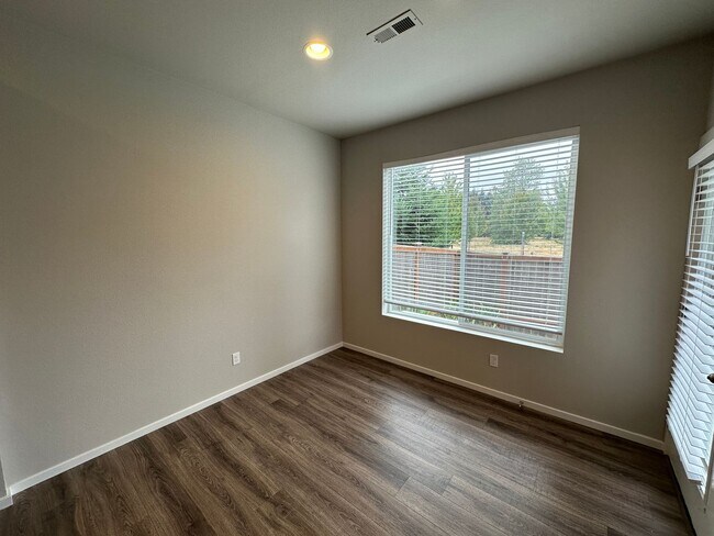 Foto del edificio - 5032 Evie St SE