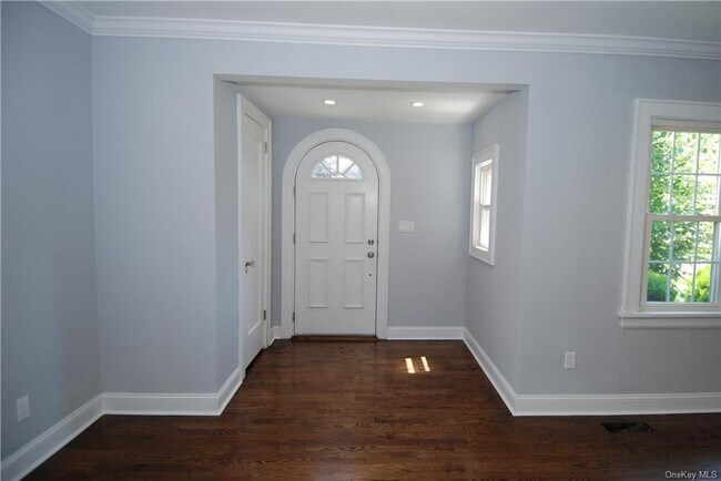 Building Photo - 514 Carroll Ave
