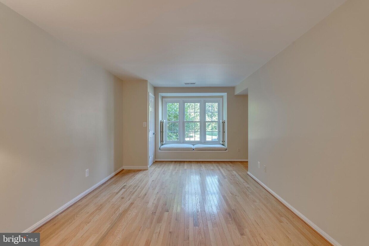 6607 Hillandale Rd, Chevy Chase, MD 20815 Townhome Rentals in Chevy Chase MD