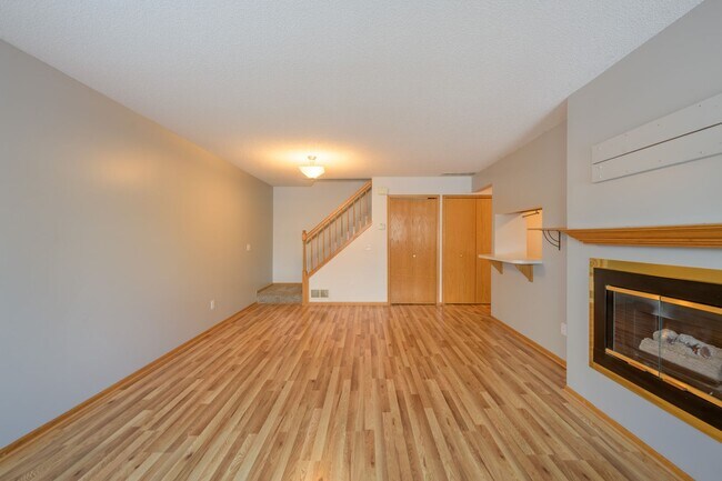 Foto del edificio - 2BD / 2BA Coon Rapids townhome. Completely...