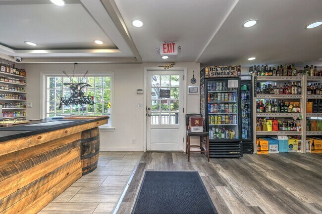 Foto del edificio - Old Towne Packy Liquor Stor, 17 Burlington Road