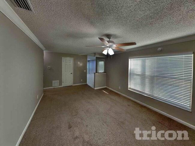 Building Photo - 605 Missionwoode Dr