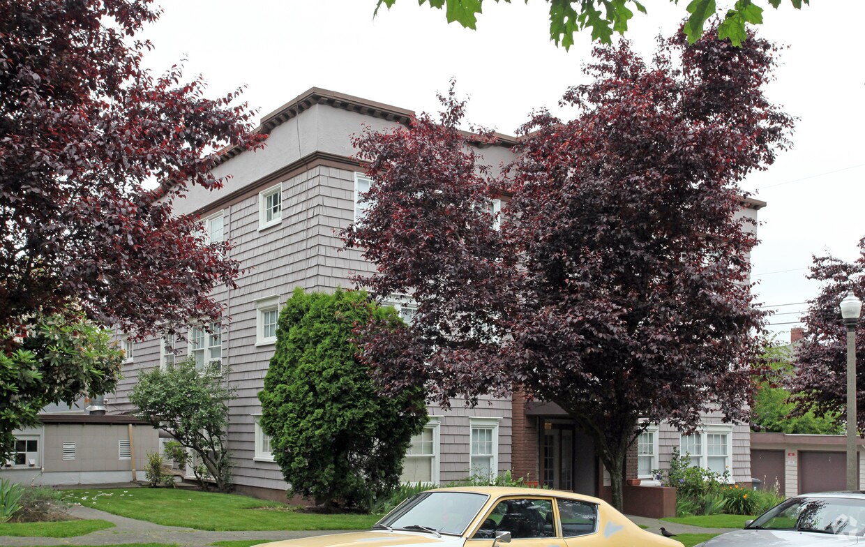 Building Photo - The McKellar Apartments
