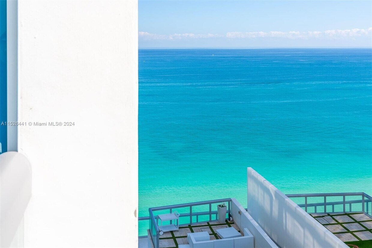 Primary Photo - 6899 Collins Ave