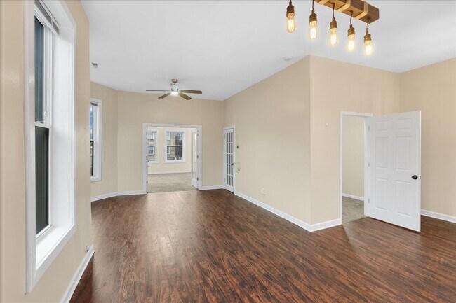 Foto del edificio - 4823 S Indiana Ave