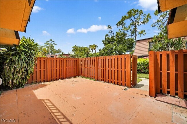 Building Photo - 12350 Woodrose Ct