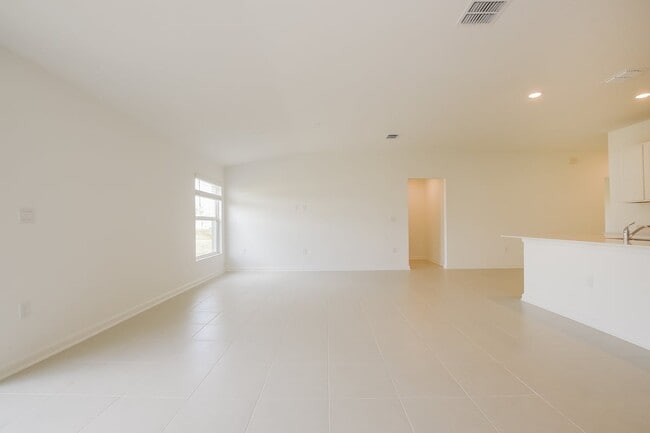 Building Photo - 1348 Blue Ash Ln