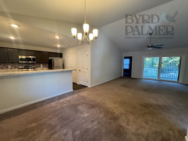 Foto del edificio - Move in Ready! Easy & Quick move-in process