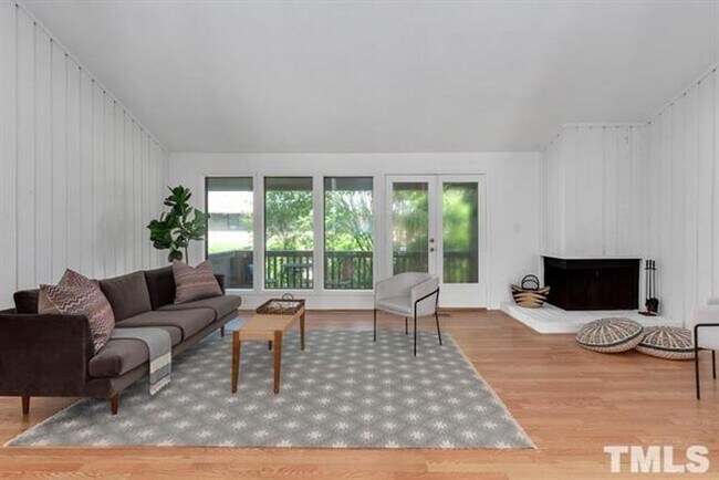 Building Photo - 304 Oak Tree, Chapel Hill, NC  27514