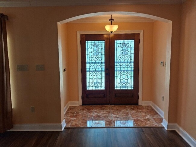 foyer - 3447 Derby Pl