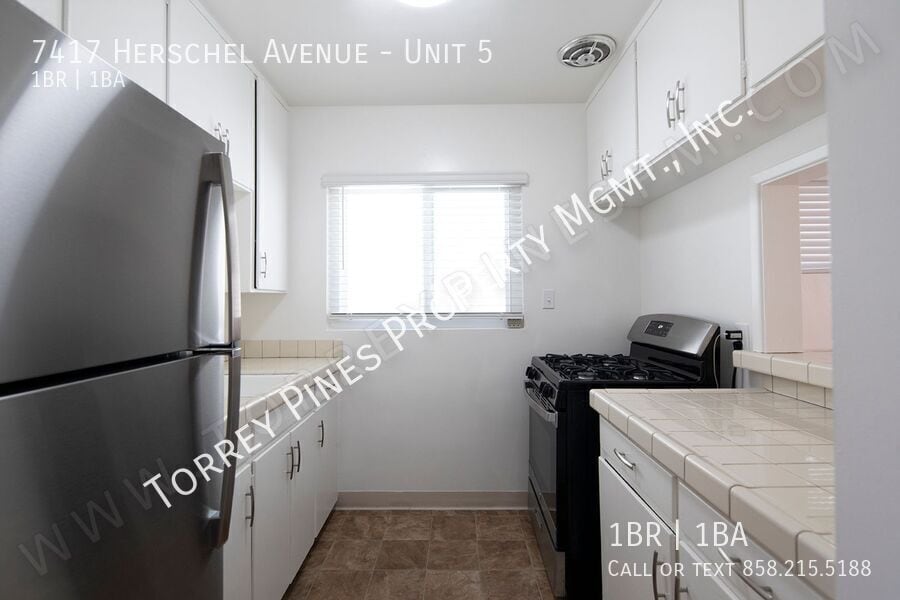 Primary Photo - La Jolla Village: One Bedroom with Balcony...