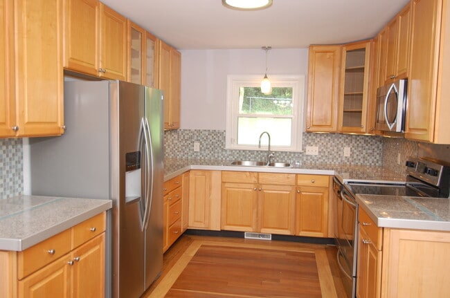 Building Photo - 3105 Brentwood Rd