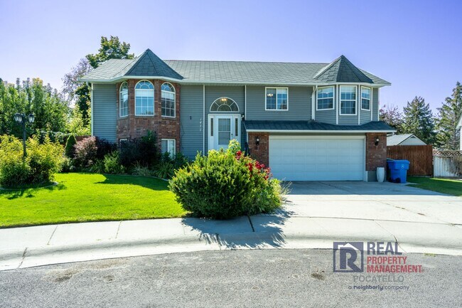 Foto del edificio - Beautiful 4 Bedroom Single Family Home For...