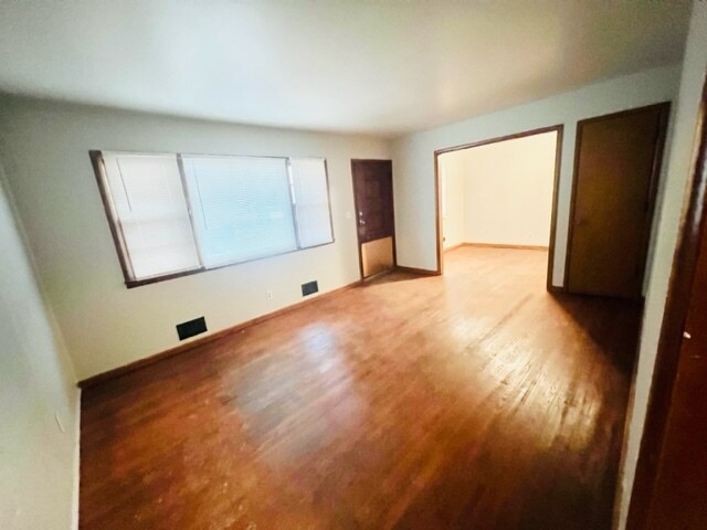 Foto del edificio - 4301 S Main St