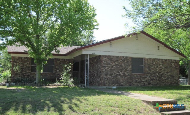 Foto principal - 107 Williams St
