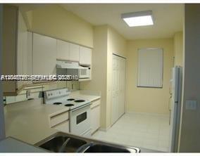 Foto del edificio - 3245 NE 184th St