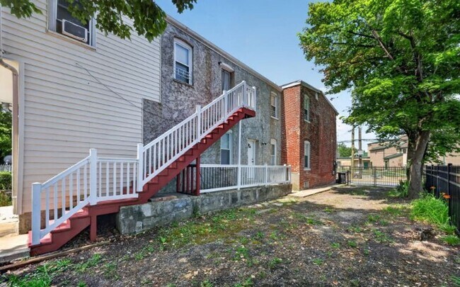 Foto del edificio - Freshly updated 2-bedroom unit, $1,399.00, Southbridge neighborhood, Wilmington