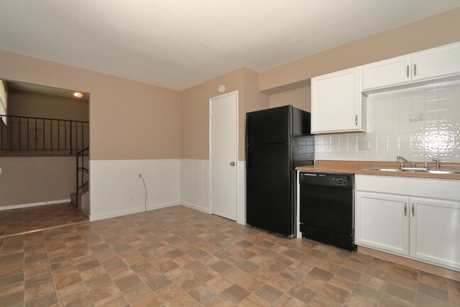 Building Photo - 2370 Liberty Dr
