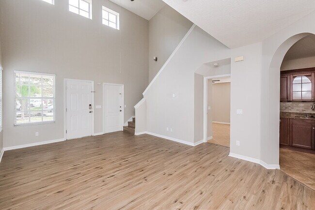 Building Photo - 914 Lake Shore Ranch Dr