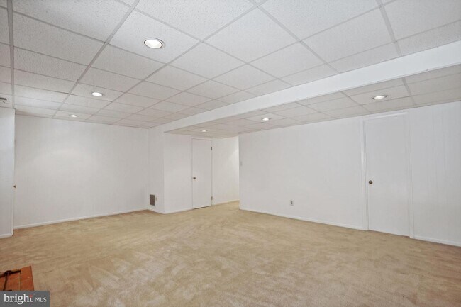 Building Photo - 2902 Village Spring Ln
