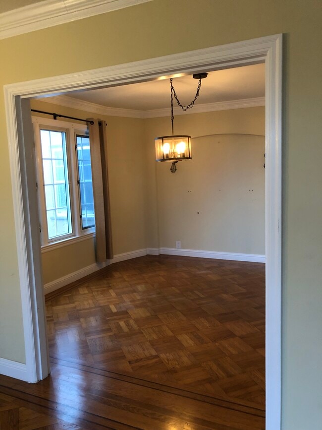 Building Photo - 209 La Cruz Ave