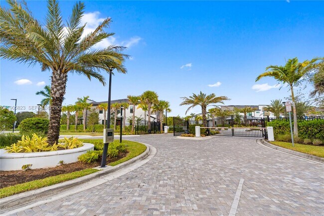 Foto del edificio - 8366 NW 7th Ct